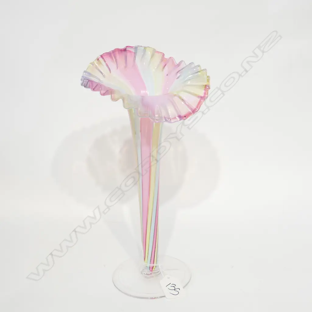 JACK IN THE PULPIT VASE Image 1++