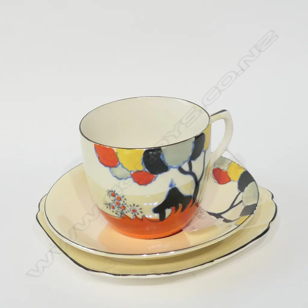 ART DECO TRIO Image 1++