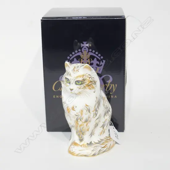 ROYAL CROWN DERBY CAT PAPERWEIGHT 'FIFI THE CAT'