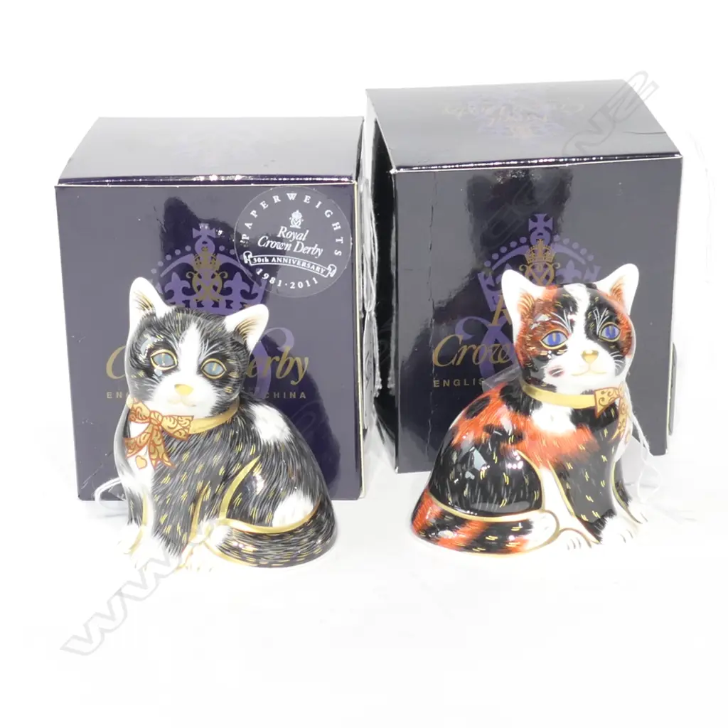 2 ROYAL CROWN DERBY KITTEN BOXED PAPERWEIGHTS Image 1++