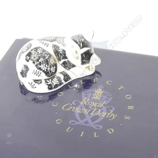 ROYAL CROWN DERBY CAT PAPERWEIGHT 'MISTY' C/PACK