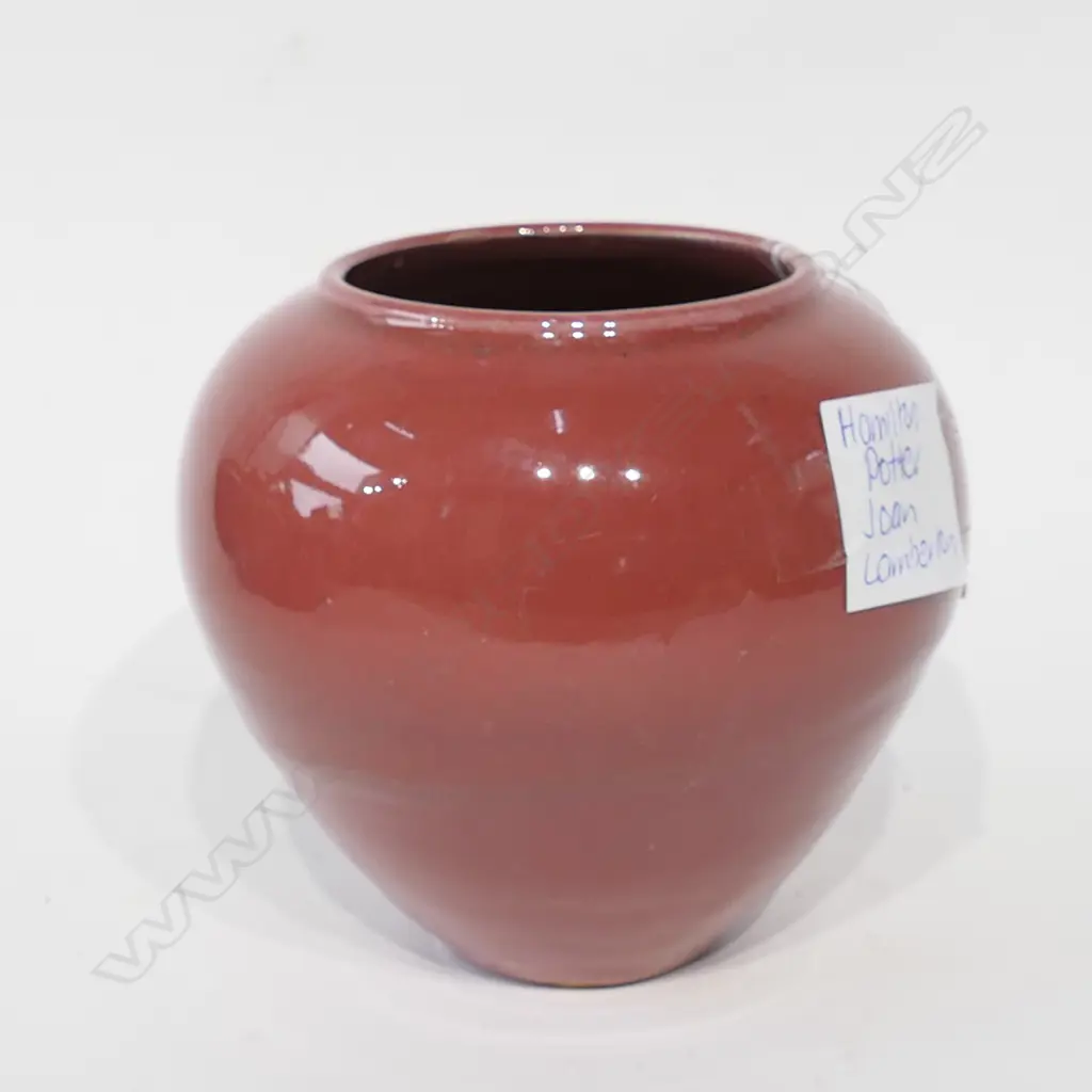 JOAN LAMBERTON (HAMILTON) RED POTTERY VASE Image 1++