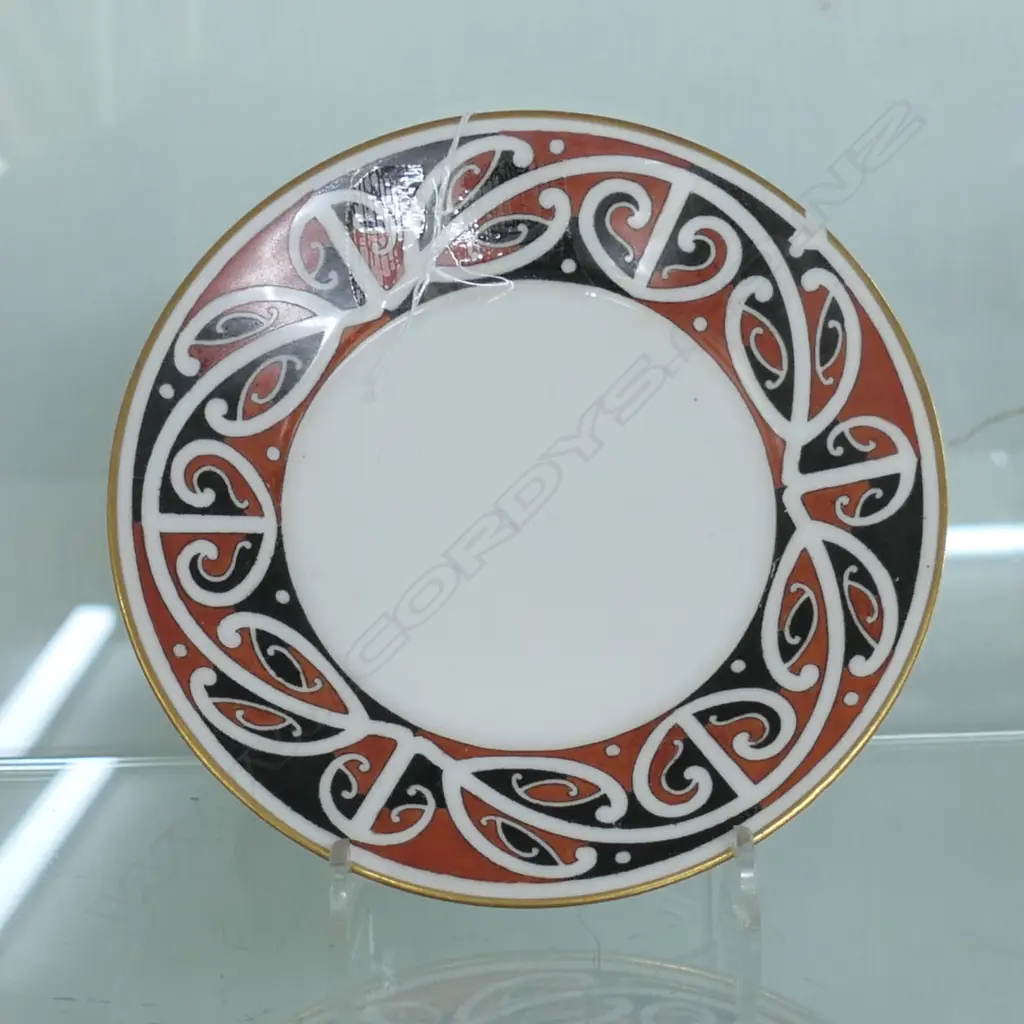 ROYAL DOULTON MAORI ART PLATE. D. 135MM. AF Image 1++