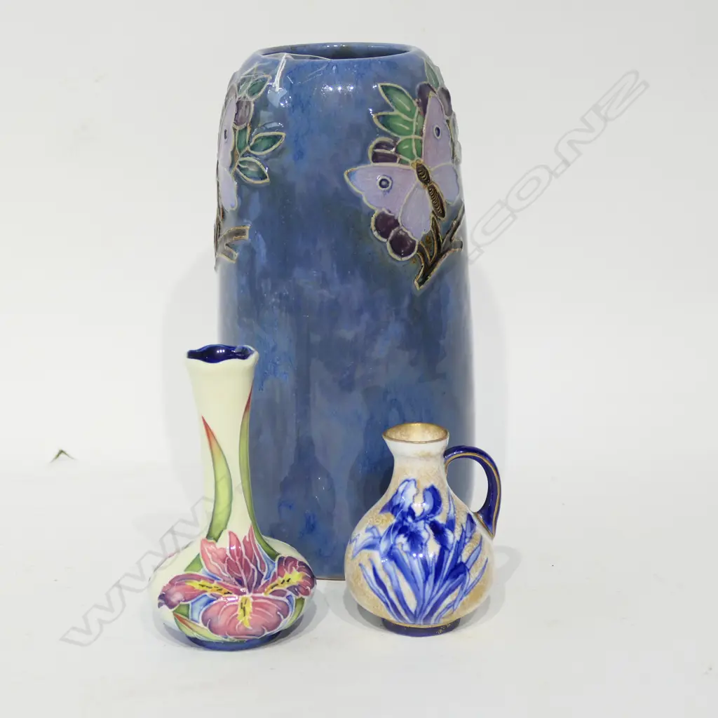 2 PIECES ROYAL DOULTON & ANOTHER, LARGEST BEING H. 190MM Image 1++