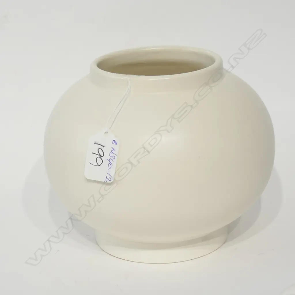 CROWN LYNN MEDIUM HAND POTTED VASE #9. Dia.170mm Image 1++