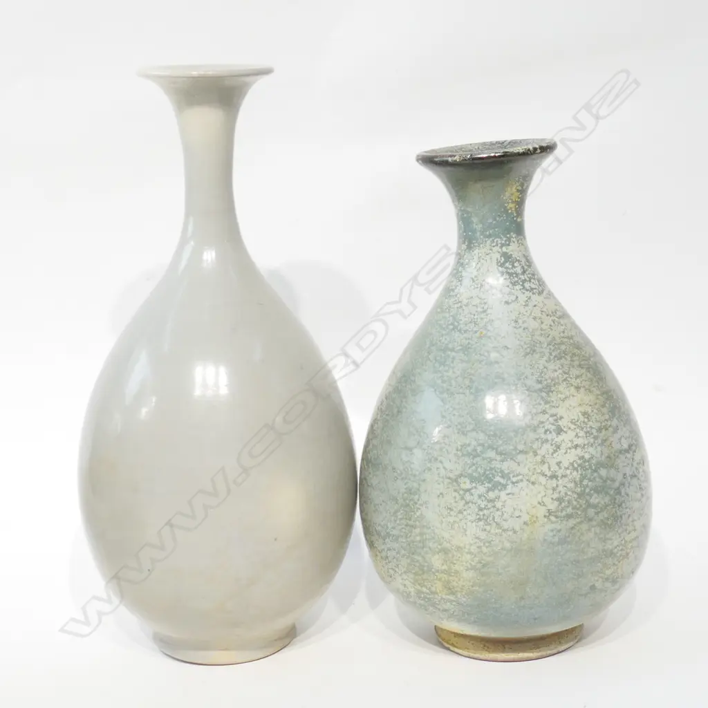 2 OLD STYLE CHINESE OVOID POTTERY VASES Image 1++