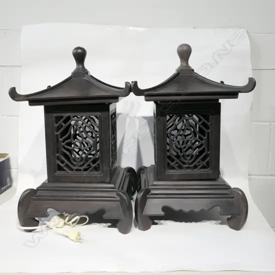 PR OF ORIENTAL PAGODA LAMPS A/F H 520 MM