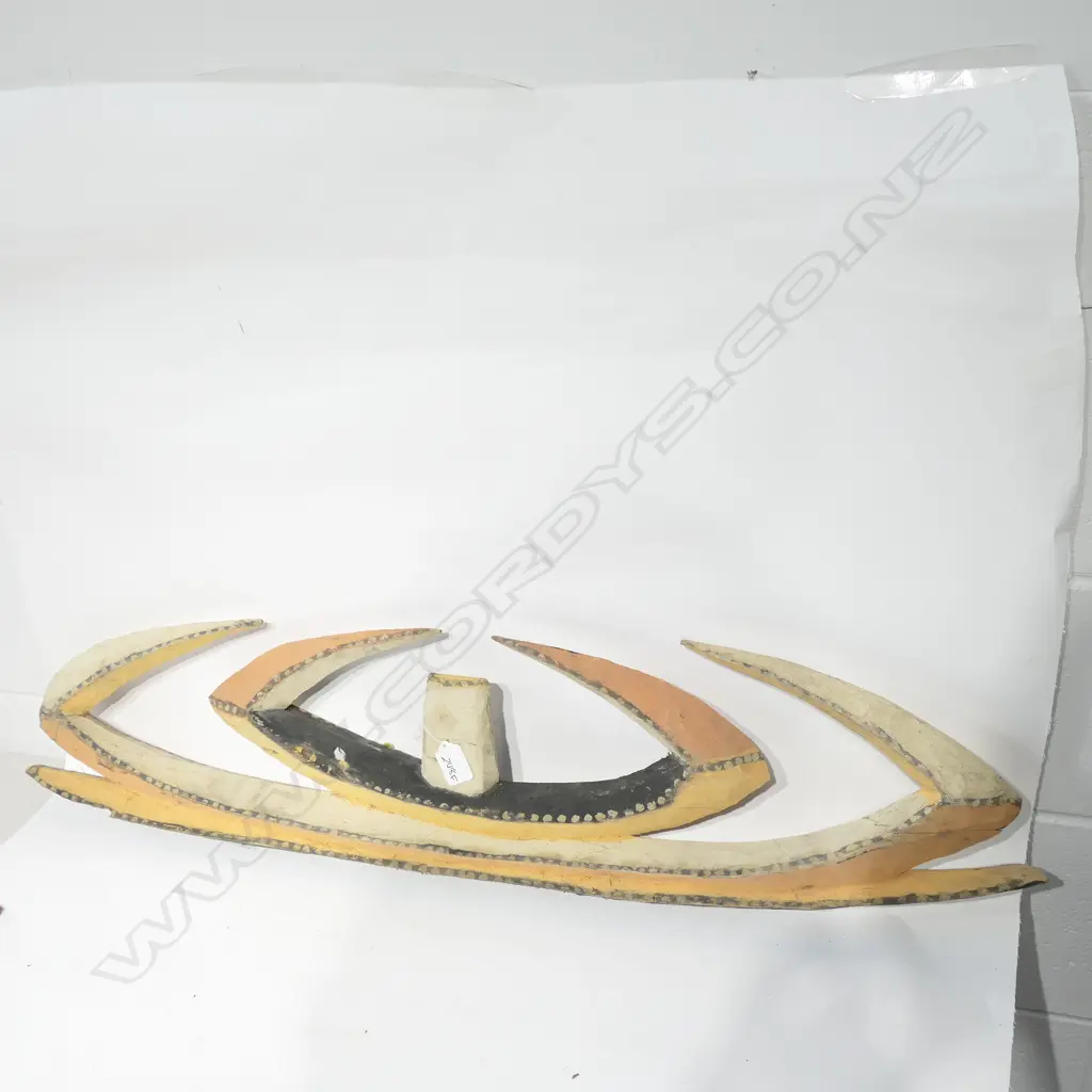 PNG Garra hook/beak wood figure Image 1++