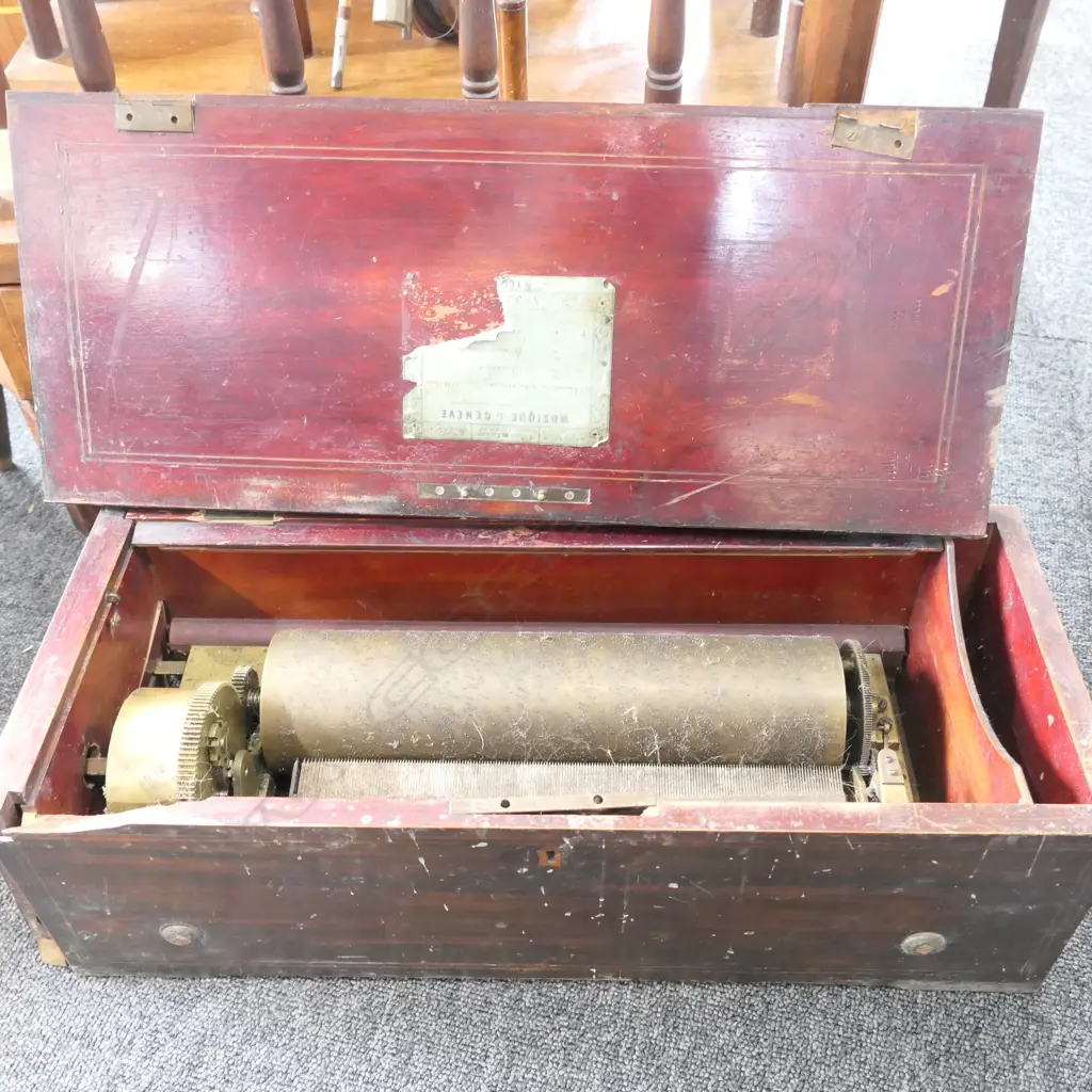 VICTORIAN ROSEWOOD CASED MUSIC BOX AF 530MM L Image 1++