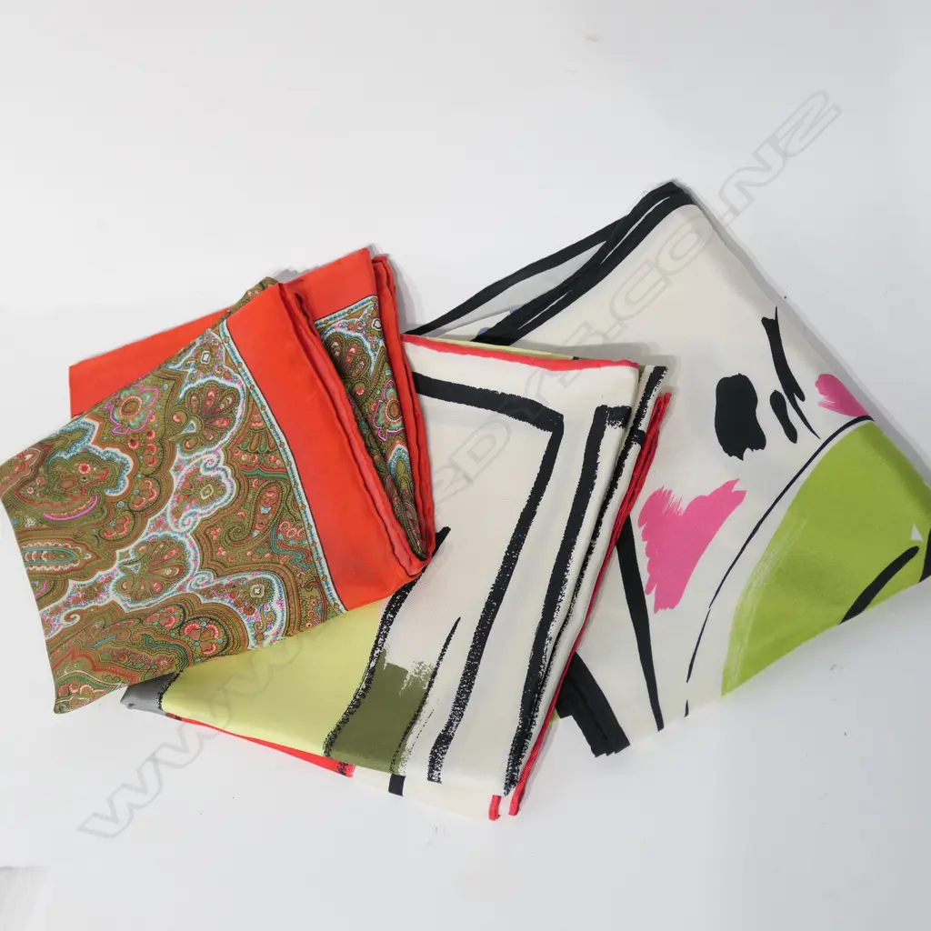 LIBERTY, JACQMAR & OROTON SILK SCARVES Image 1++