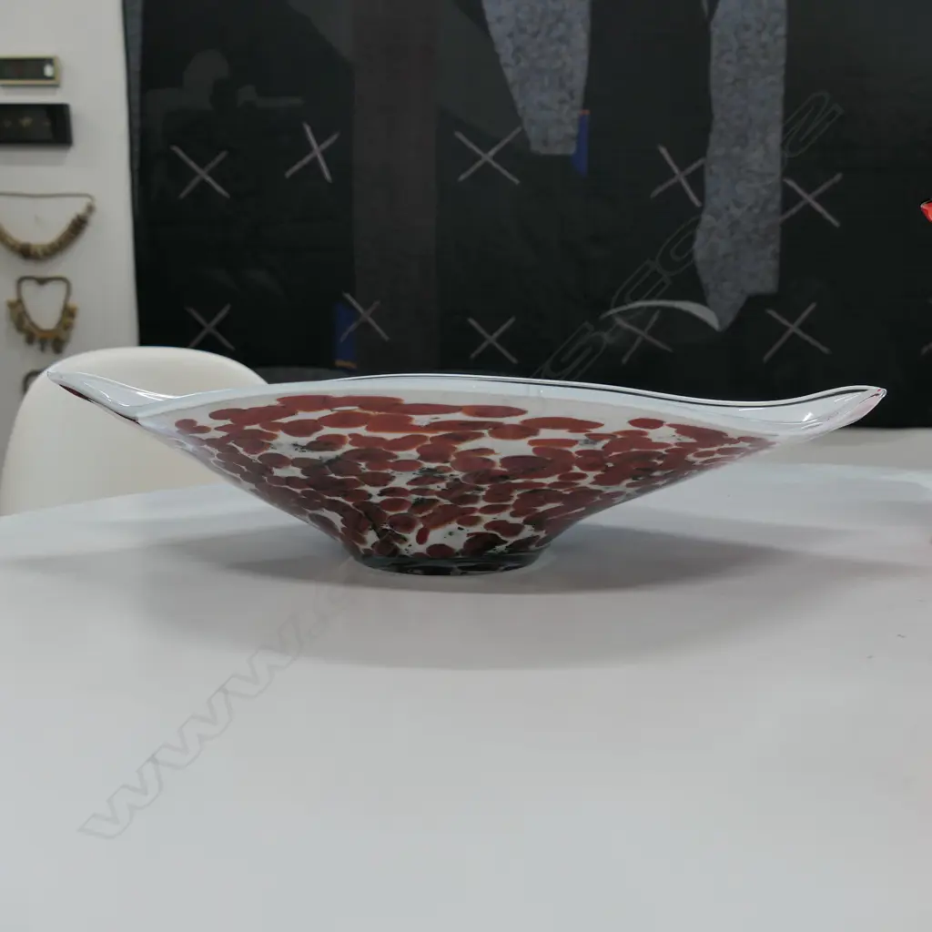 ART GLASS DISH WITH 3 VASES + PAPERWEIGHT Image 1++