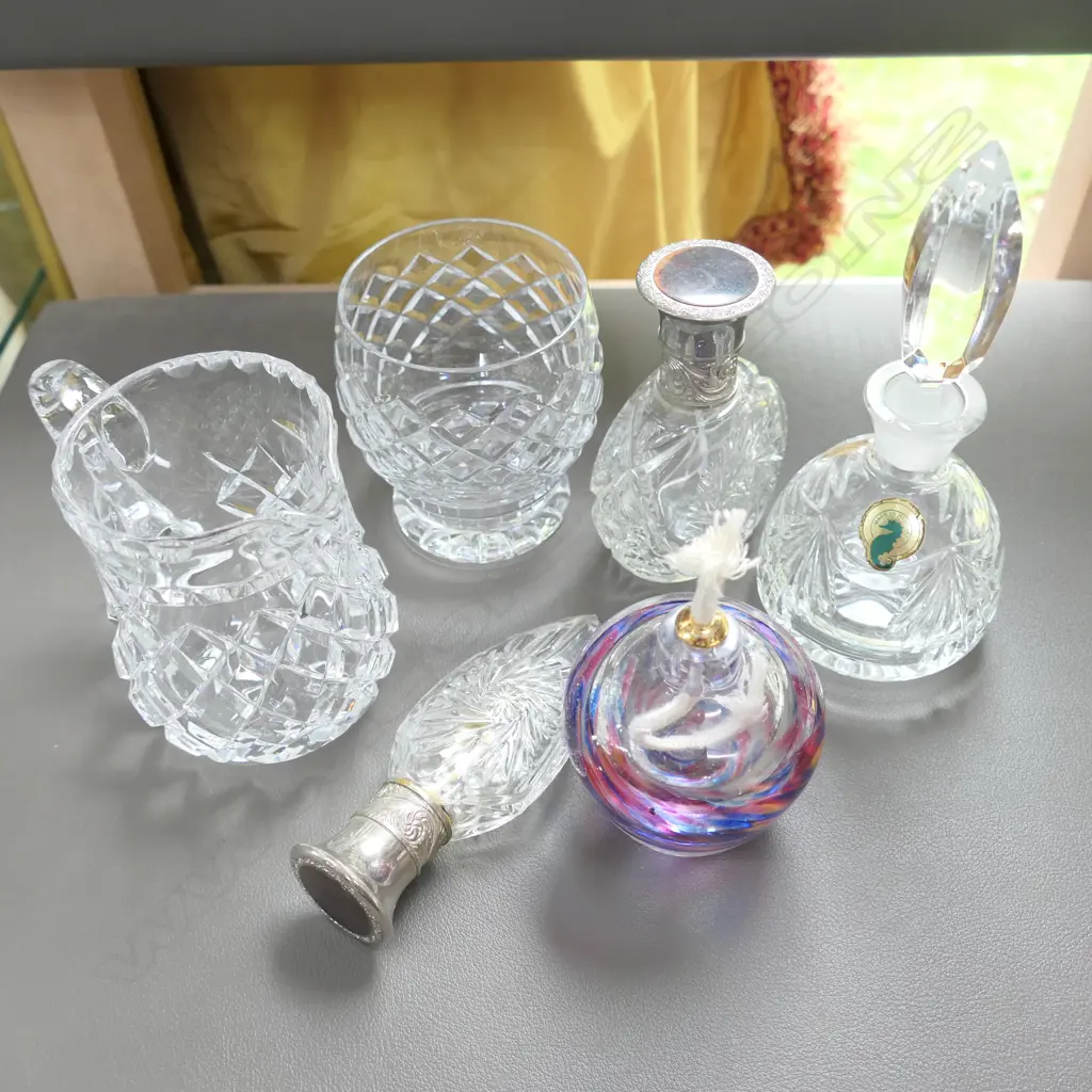 6 PCES ASST. CRYSTAL / SIGNED NZ ART GLASS Image 1++