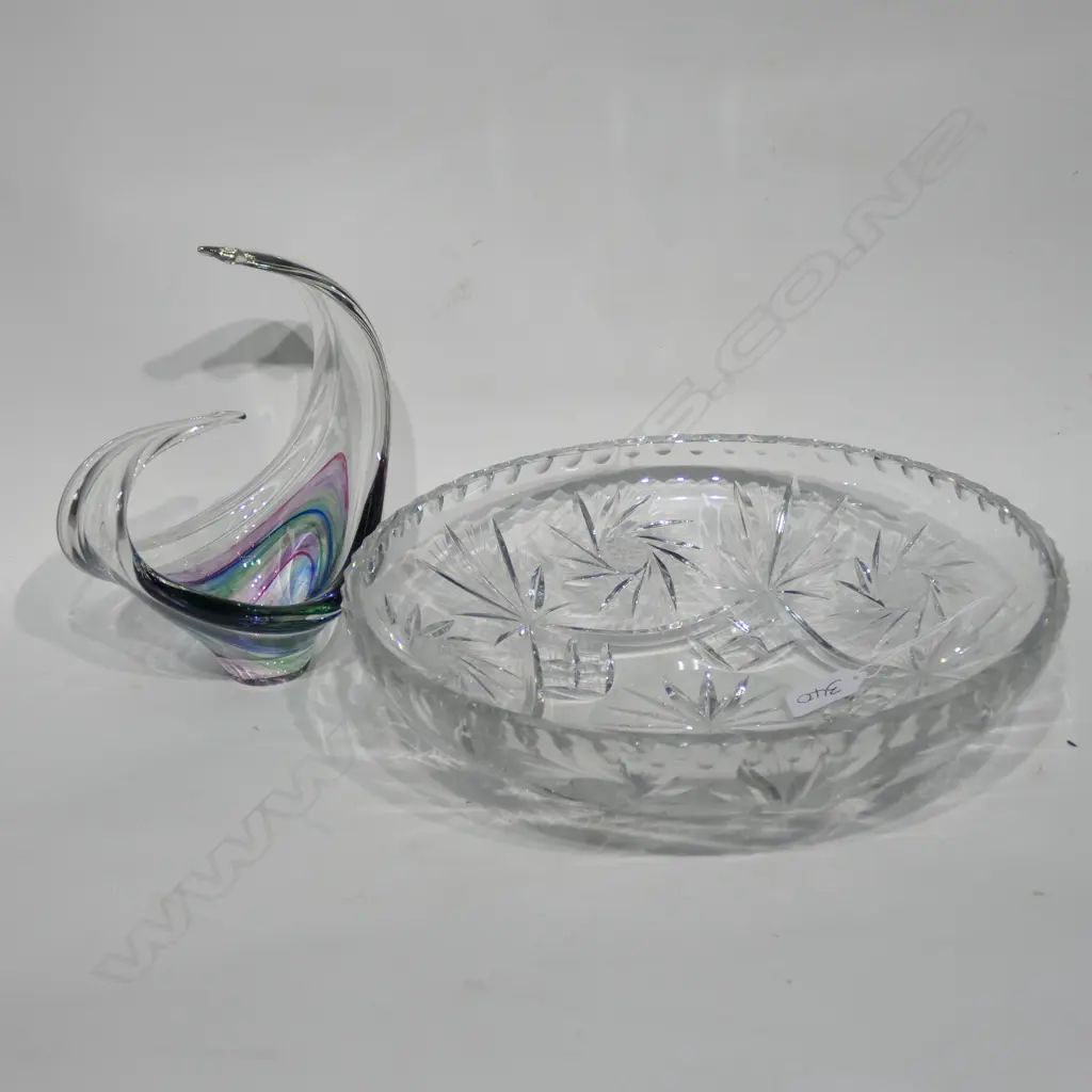 CRYSTAL BOWL, D. 300MM & NZ ART GLASS Image 1++