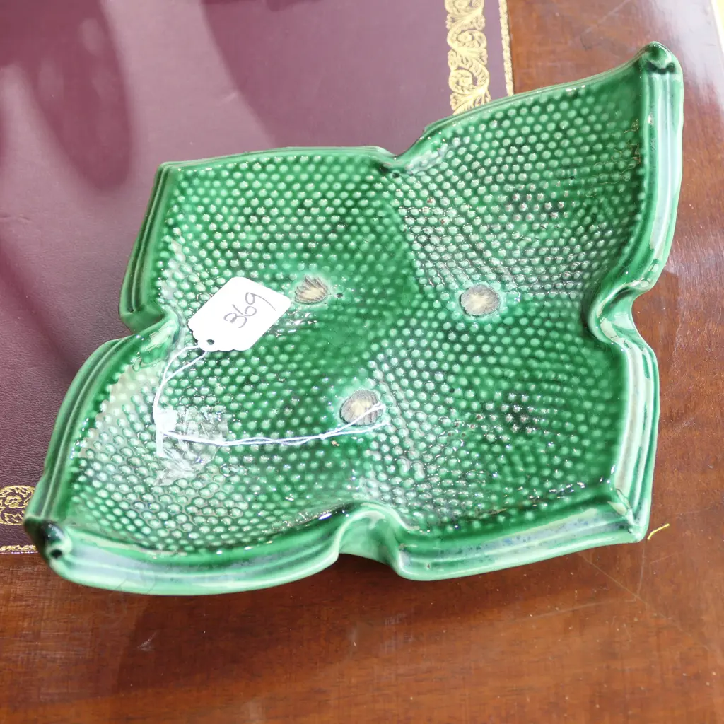 RICHARD PARKER DIAMOND SHAPED GRN POTTERY PLATE Image 1++