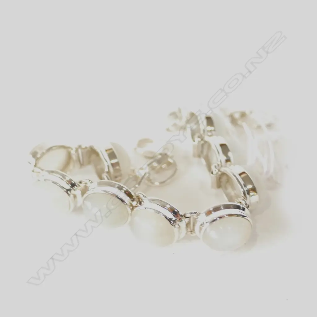 MOONSTONE 9 STONE BRACELET Image 1++
