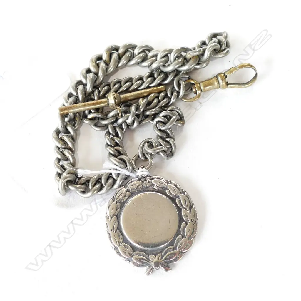 STG SILVER MEDALLION WITH NON SILVER CHAIN 'G.W FROM N.B 25 DEC 1914' Image 1++