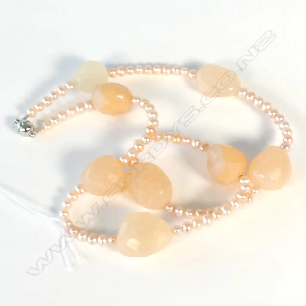 FRESH WATER PEARL + ROSE QUARTZ NECKLACE Image 1++