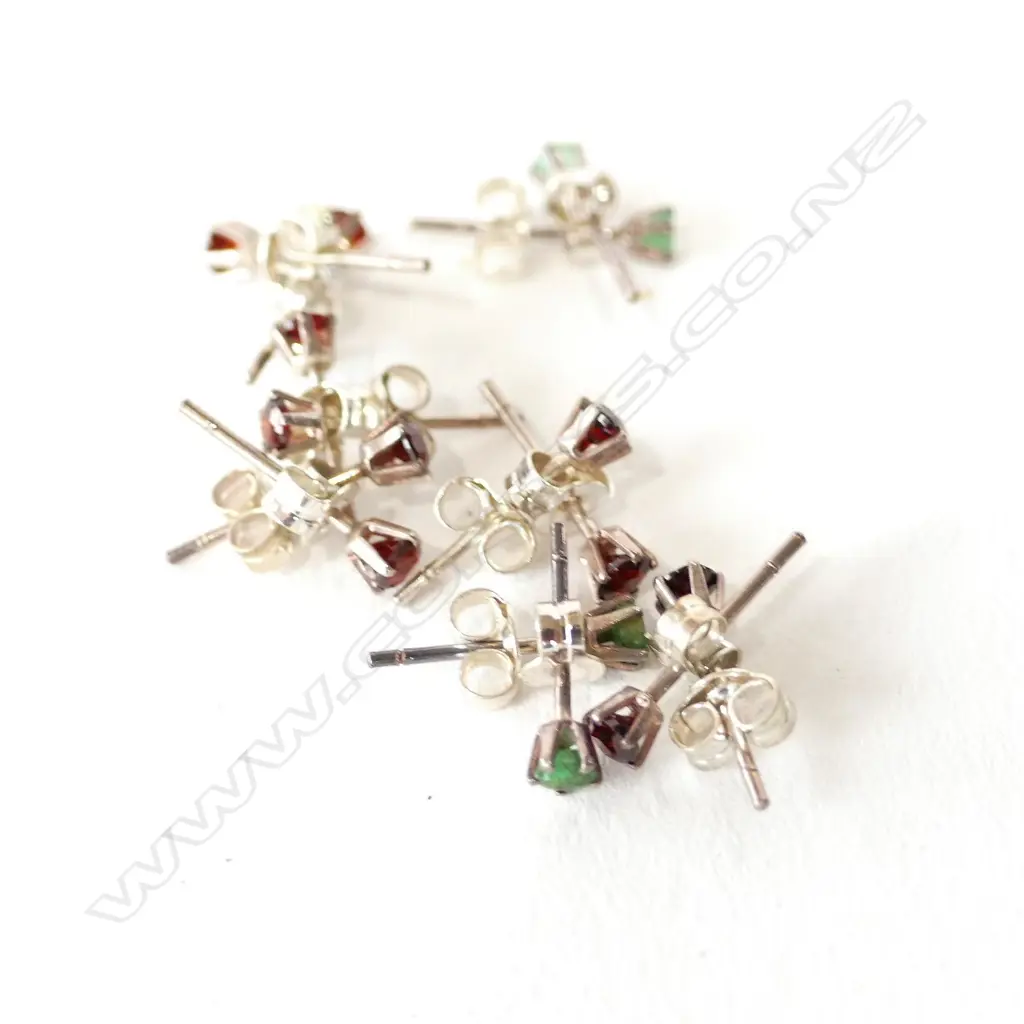 SILVER EMERALD AND GARNET STUDS 7prs Image 1++