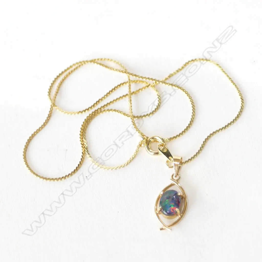 14CT YG TRIPLET OPAL PENDENT, GP CHAIN Image 1++