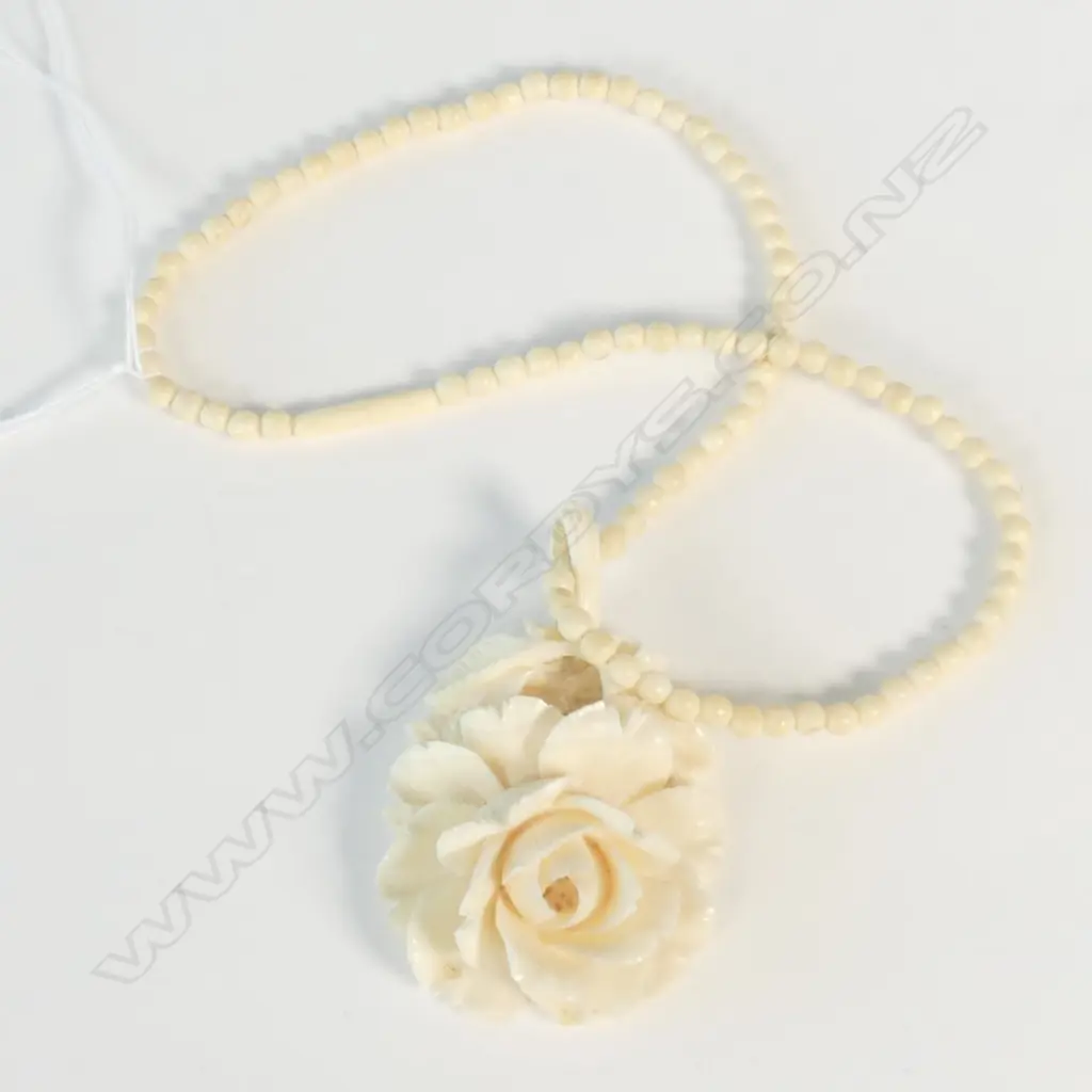 IVORY ROSE FLOWER NECKLACE Image 1++