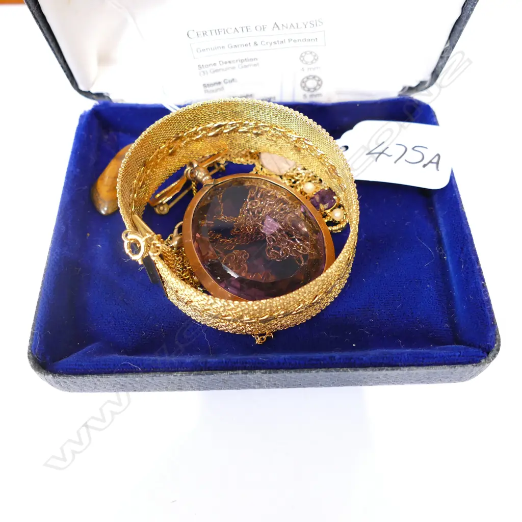 LOT ASST COSTUME JEWELLERY Image 1++