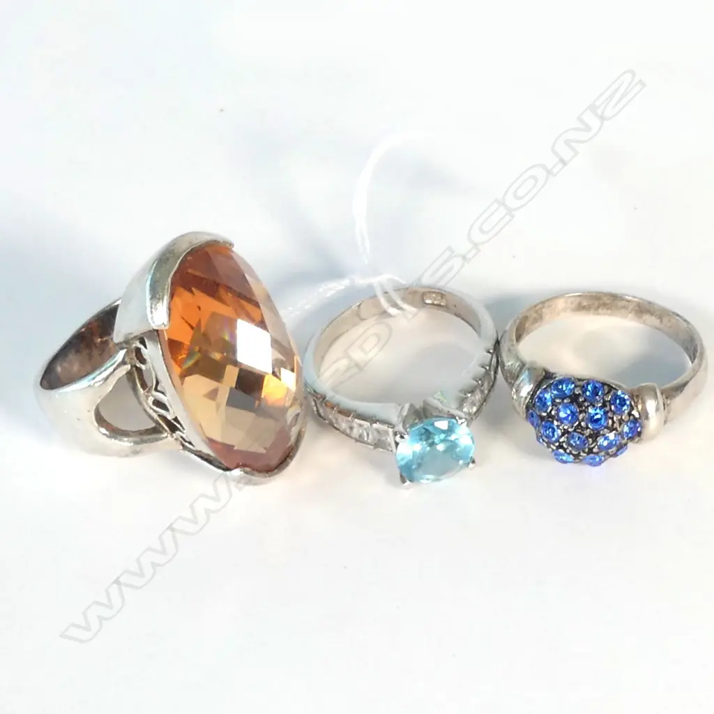 3 STG SILVER RINGS WITH GLASS STONES Image 1++