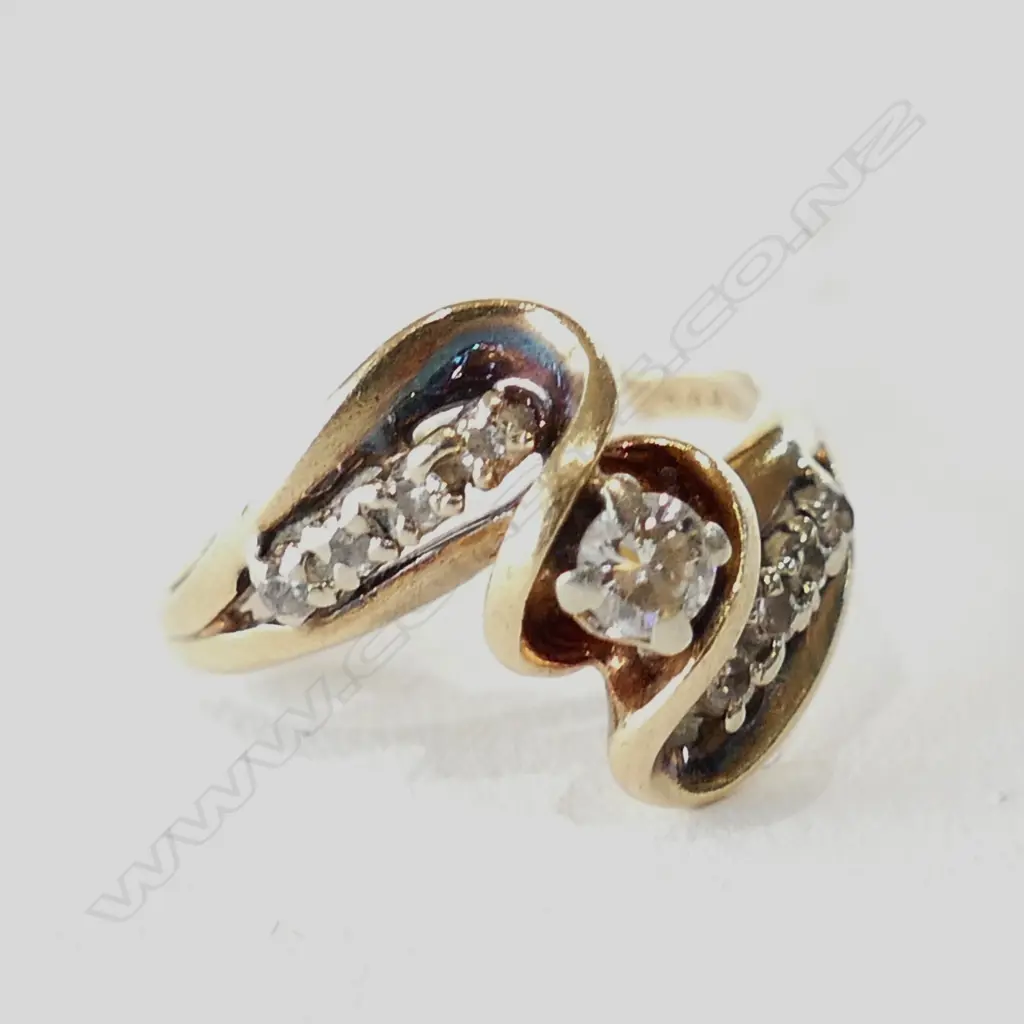 14K DIAMOND RING SOLITAIRE + OTHER DIAMONDS Image 1++