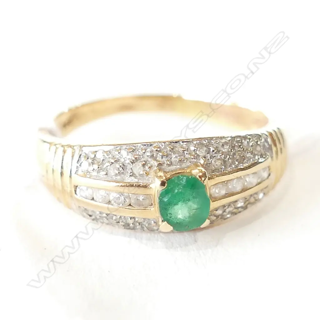 14K EMERALD DIAMOND RING A.F 2.57GMS Image 1++