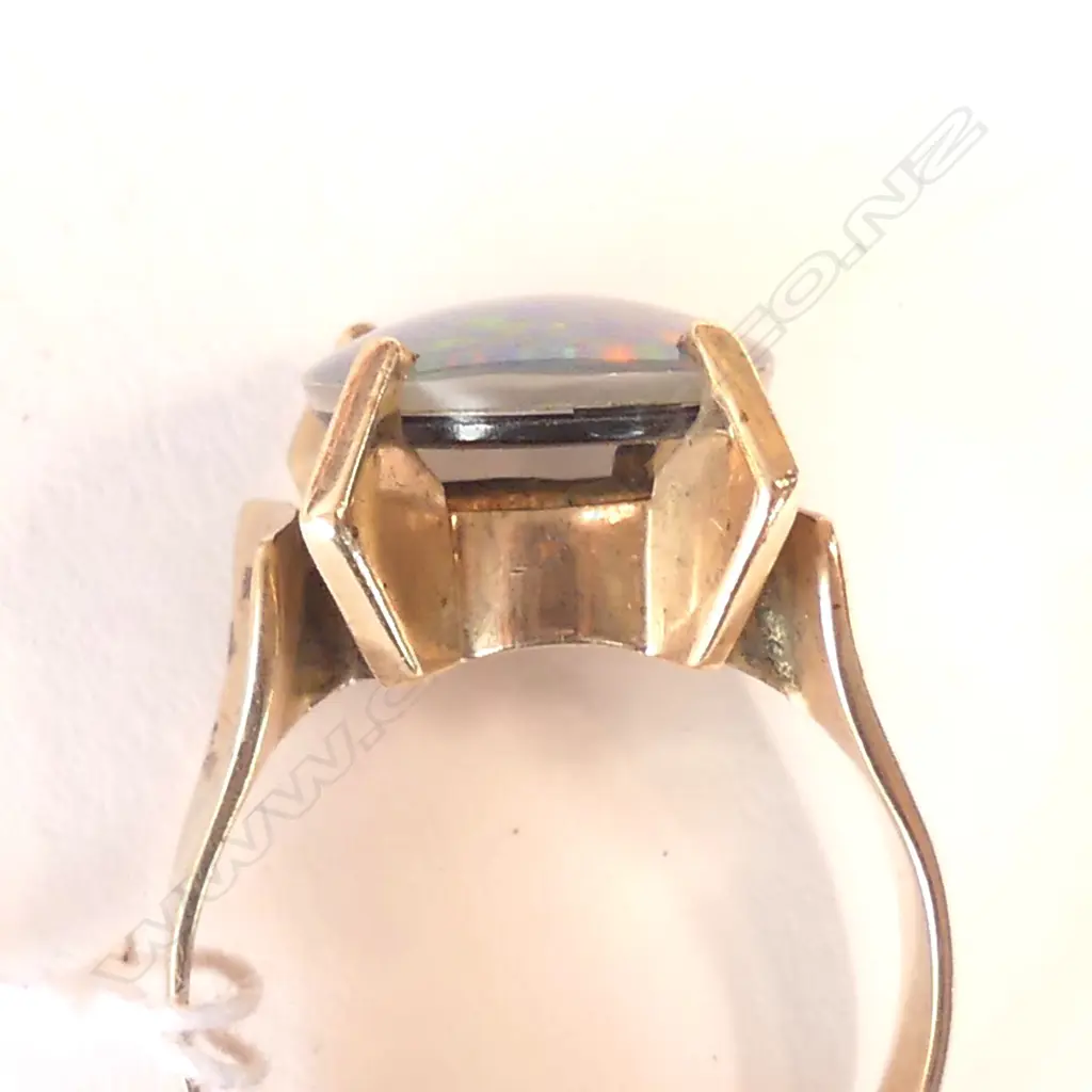 9CT GOLD DOUBLET OPAL RETRO RING Image 1++