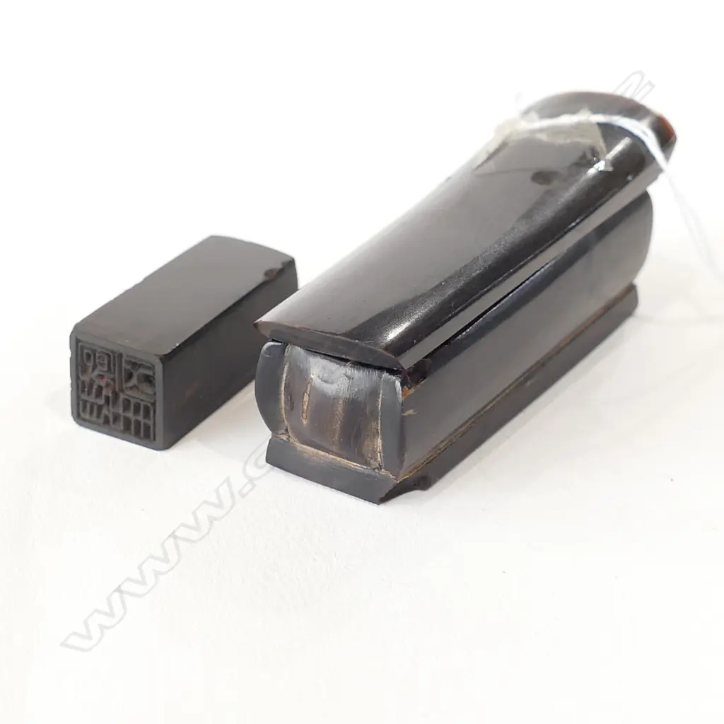 OLD CHINESE HORN (RHINO?) SEAL IN BOX SLIDING LID Image 1++