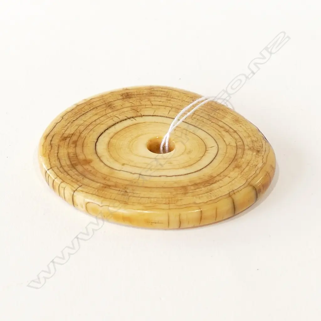 OLD ORIENTAL IVORY DISC TOGGLE Image 1++