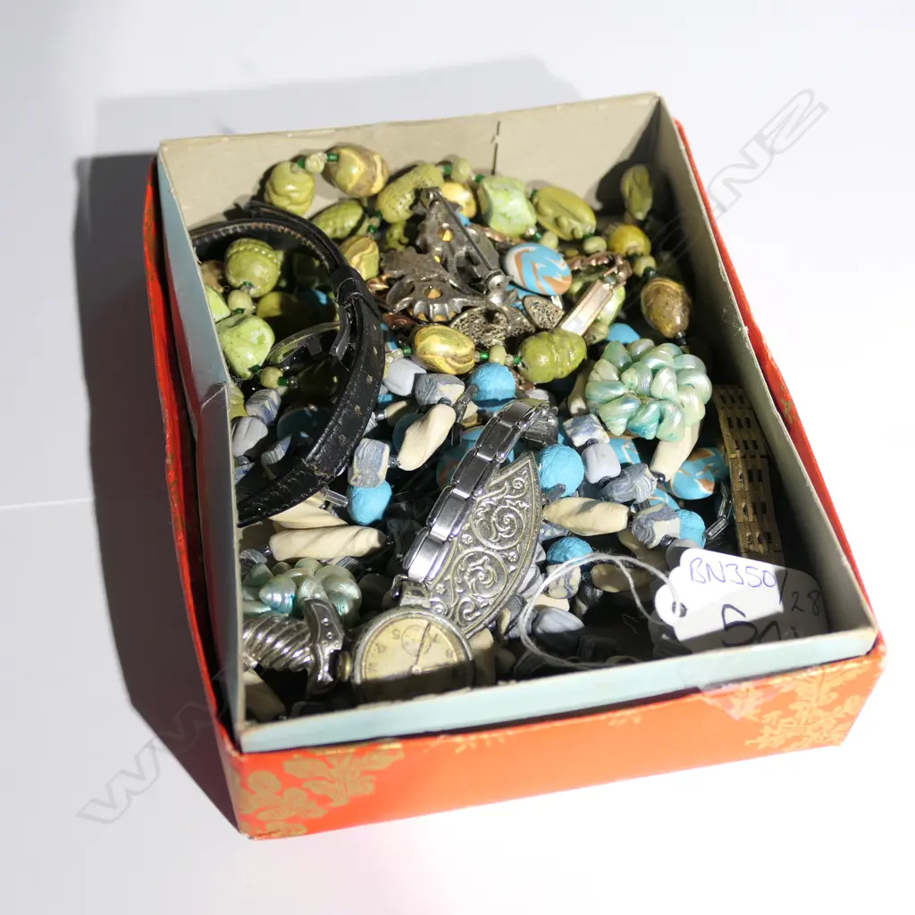BOX OF ASSORTED NECKLACES/WATCHES ETC Image 1++