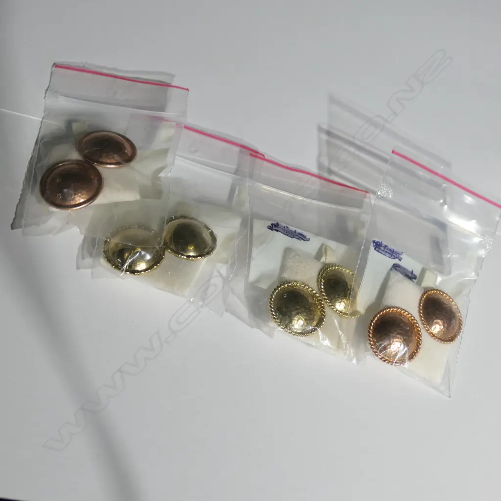4 PAIRS OF SILVER/ G PLATE EARRINGS Image 1++