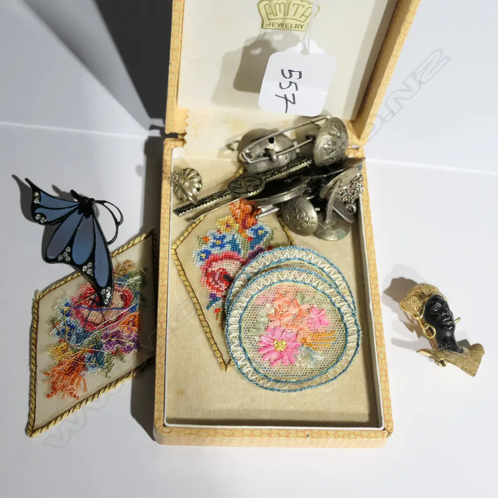 BOX LOT COSTUME JEWELLERY  Image 1++