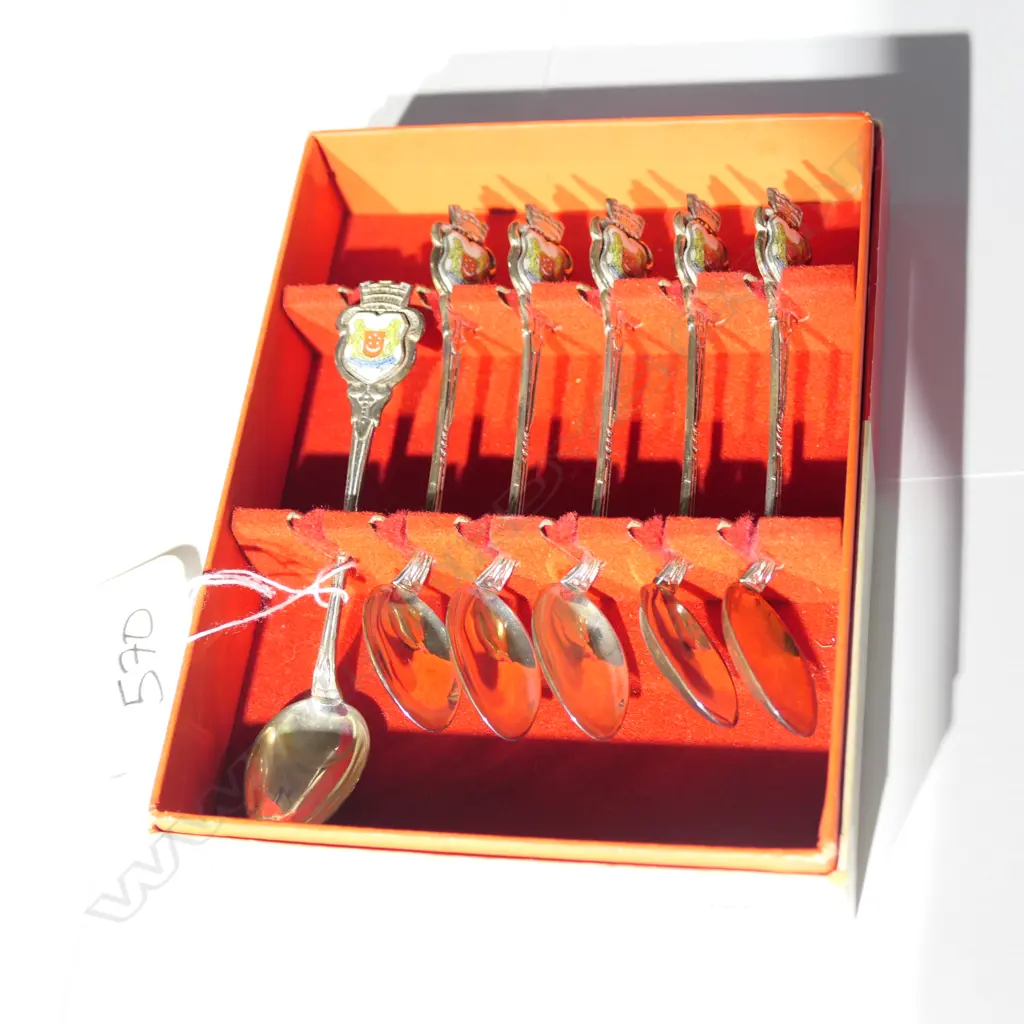 6 BOXED 800 SILVER TEASPOONS Image 1++