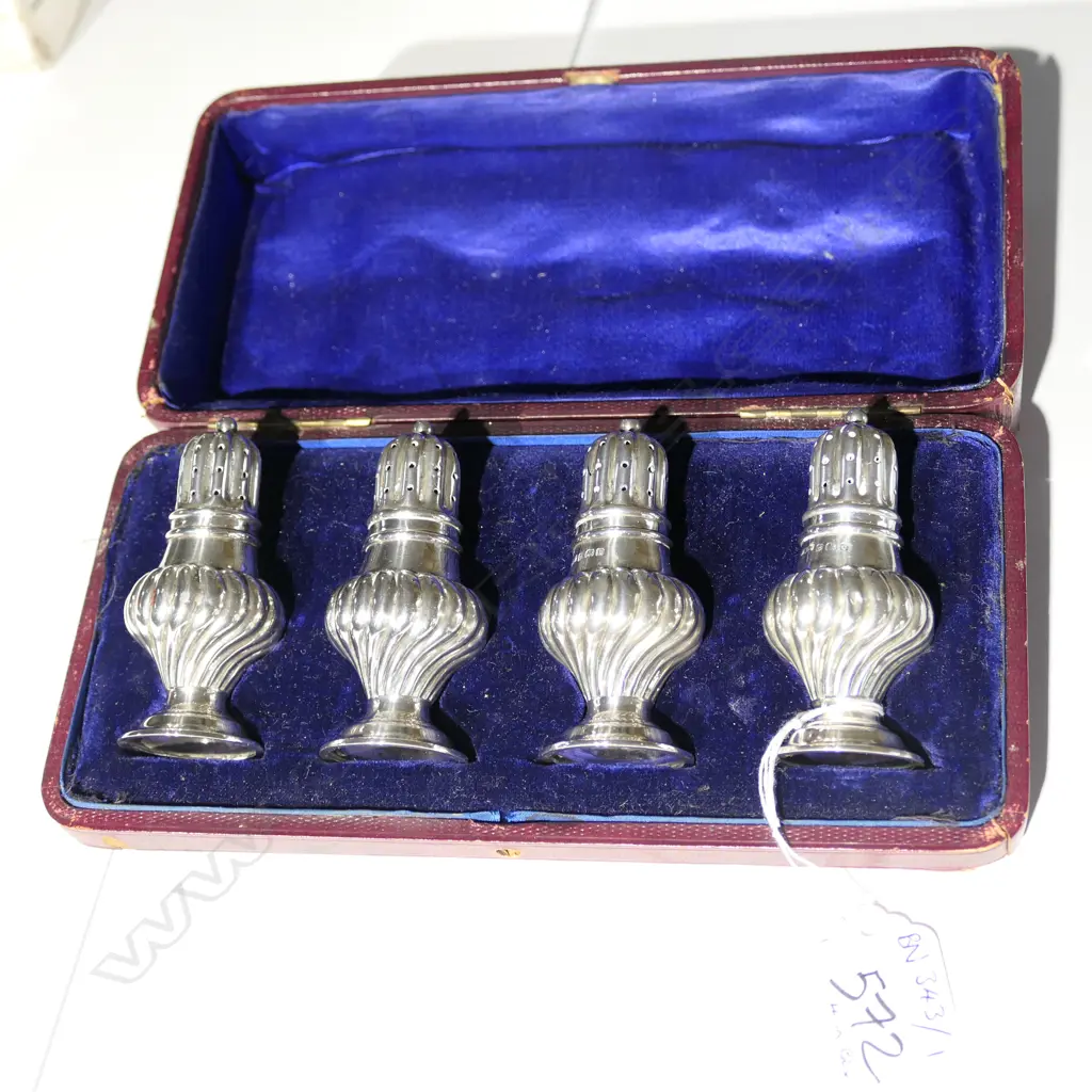 STERLING SILVER (4) PEPPER SHAKERS IN ORIGINAL BOX, 72.4 GRMS Image 1++