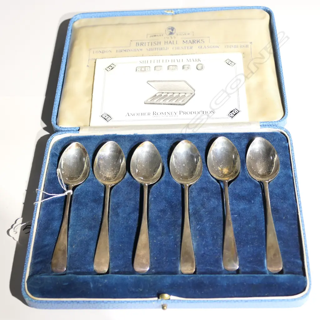 6 CASED STG SILVER TEASPOONS Image 1++
