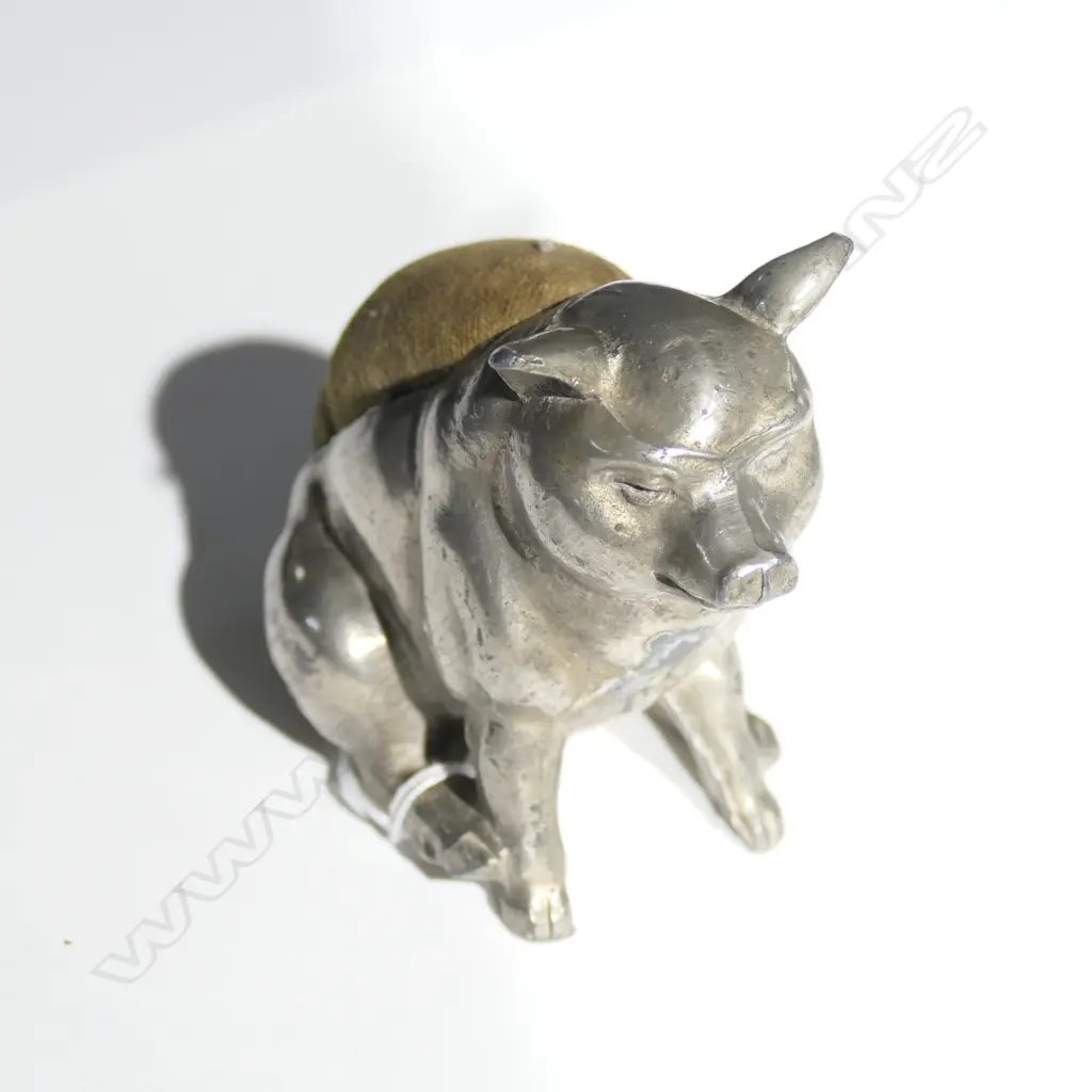PIG PIN CUSHION Image 1++