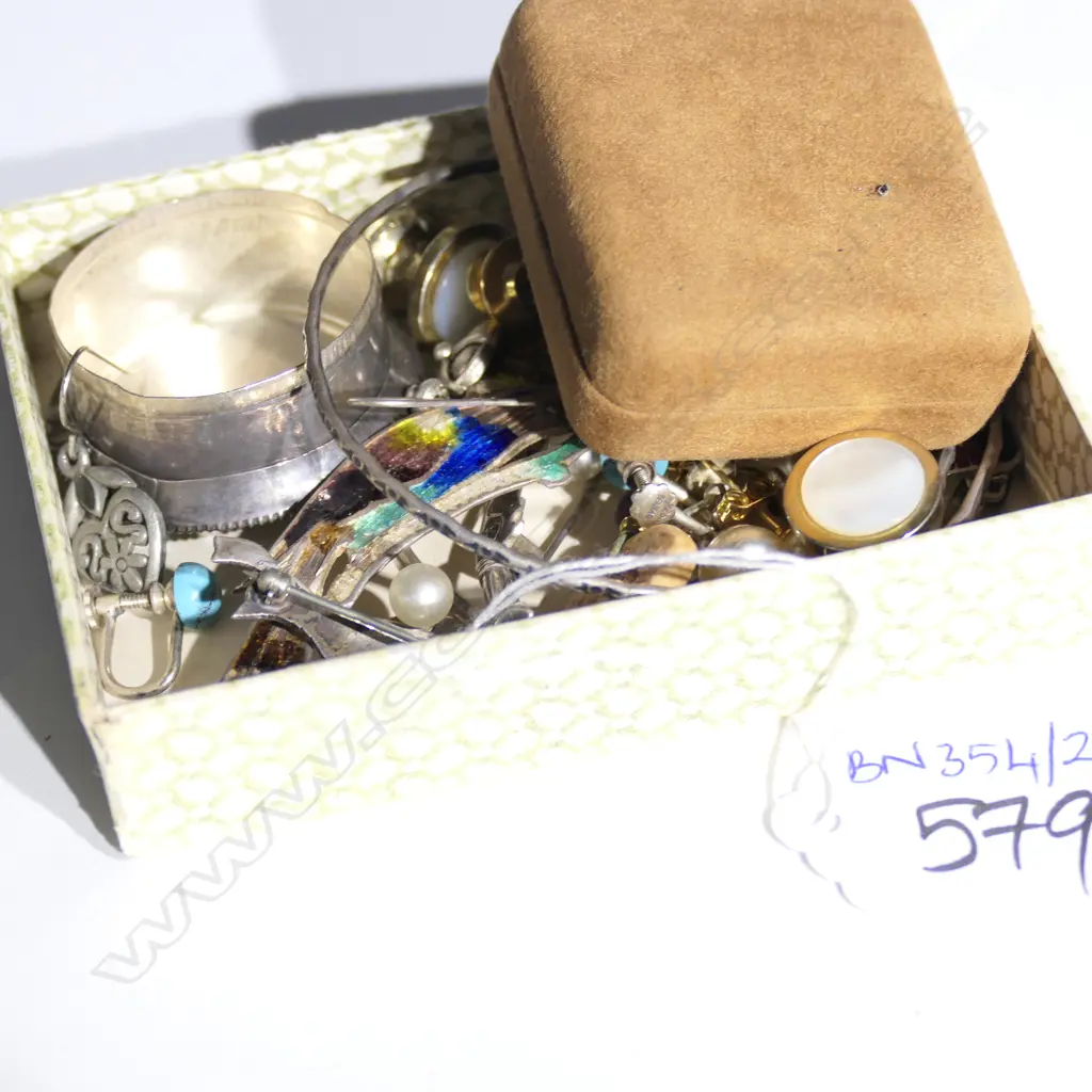 ASST. SILVER METAL JEWELLERY  Image 1++