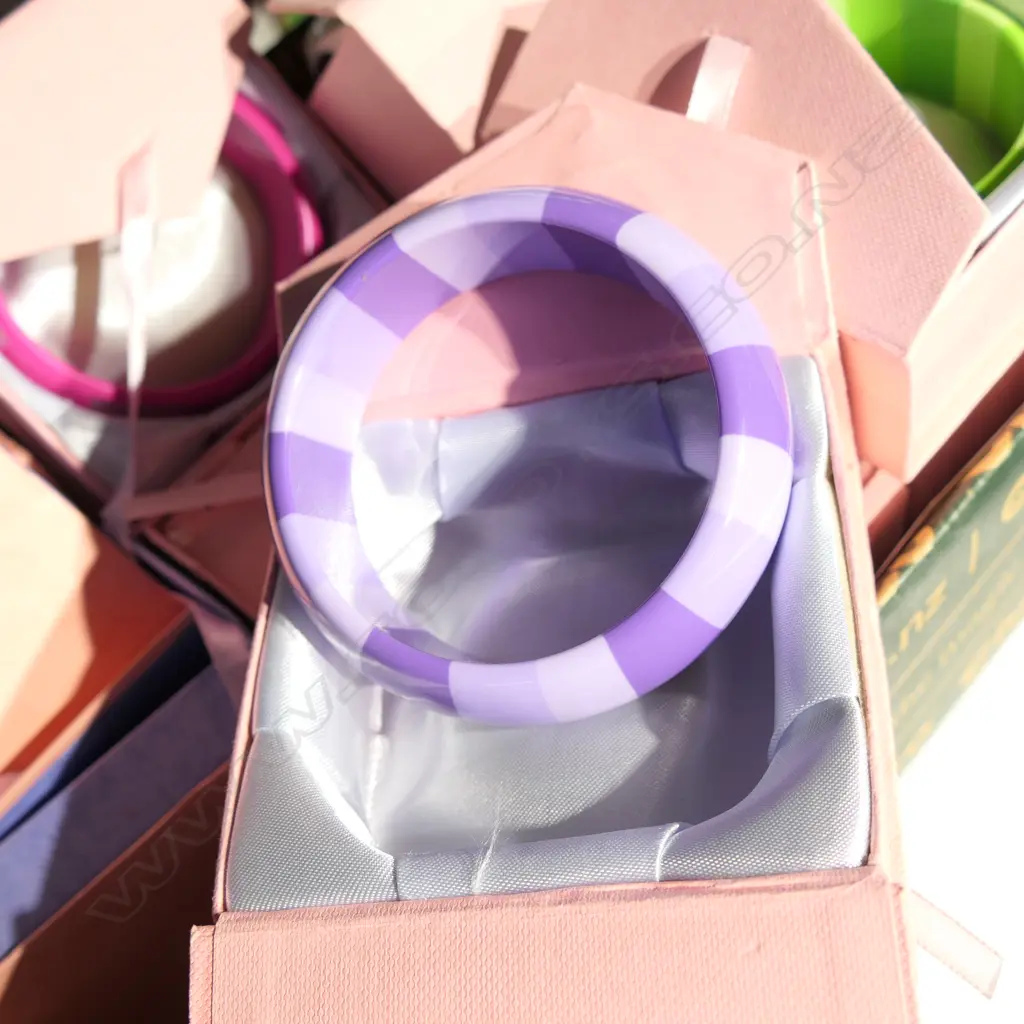 LOT ASST BOXED BANGLES Image 1++