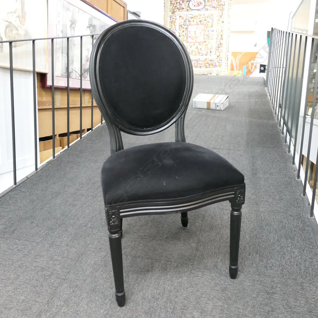 6 BLACK VELVET UPHOLSTERED DINING CHAIRS Image 1++