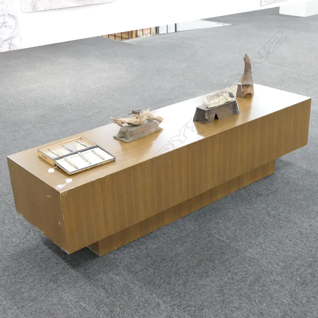 DISPLAY PLINTH W. 1700MM Image 1++