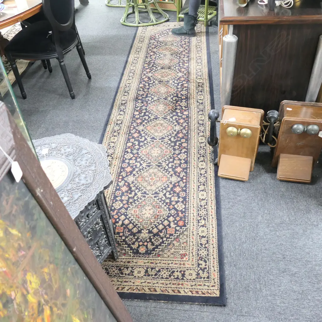 WOOLEN RUNNER 3300 X 800 Image 1++