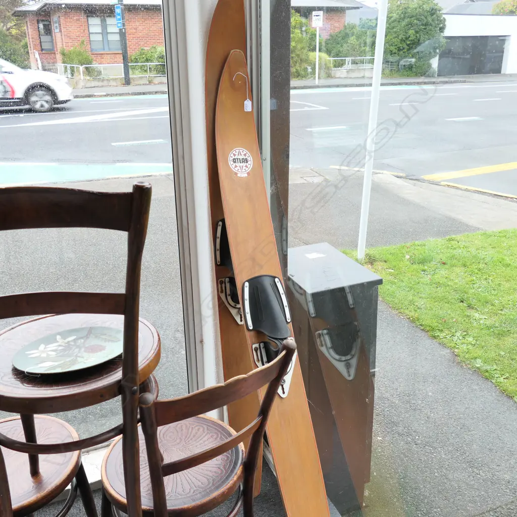 WATER SKIS Image 1++