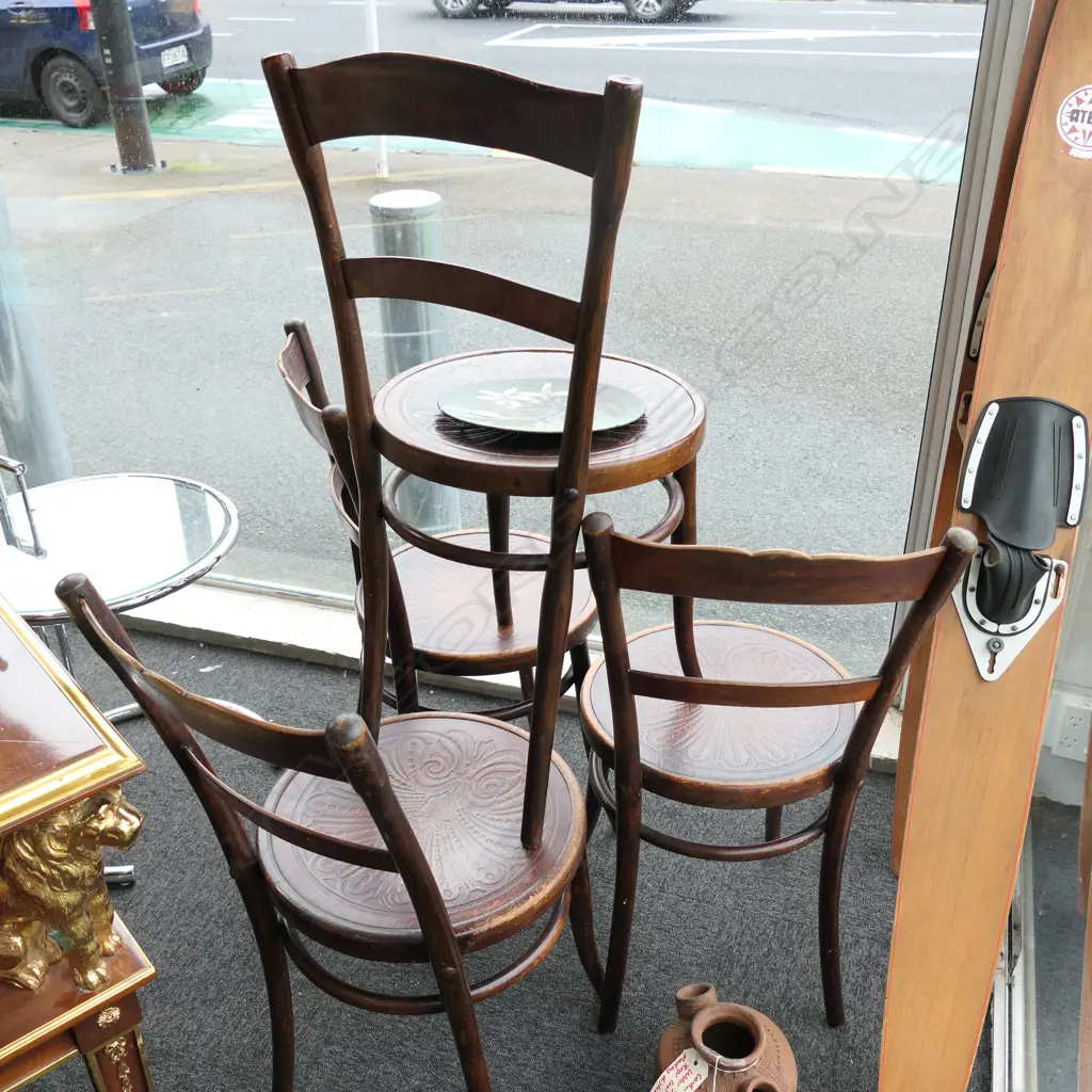 4 BENTWOOD CHAIRS Image 1++