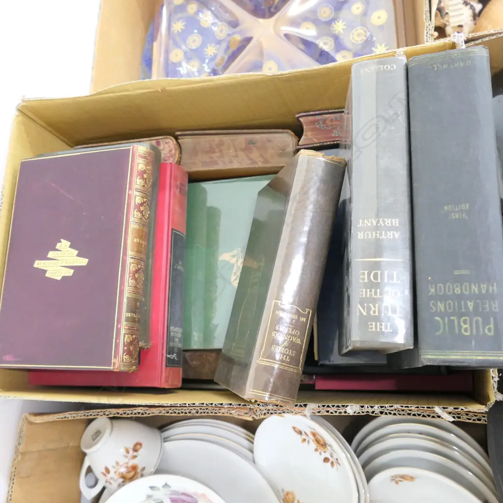 BOX OF BOOKS  Image 1++