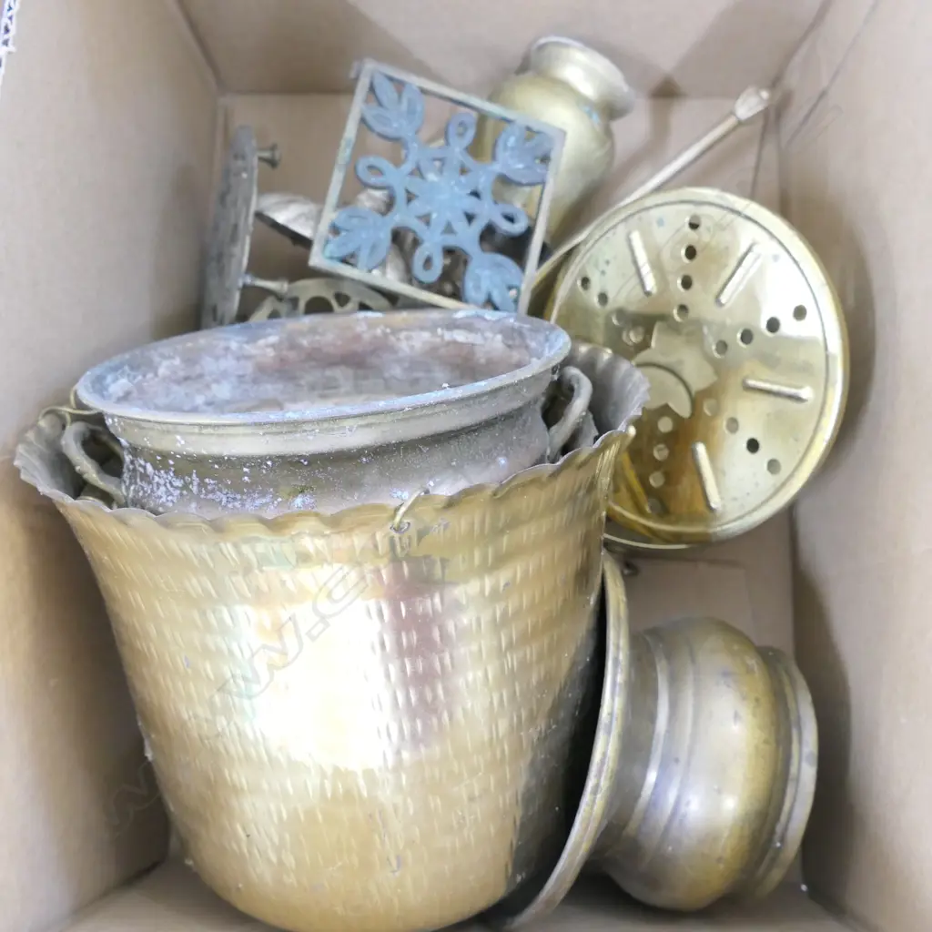 BOX OF BRASS Image 1++