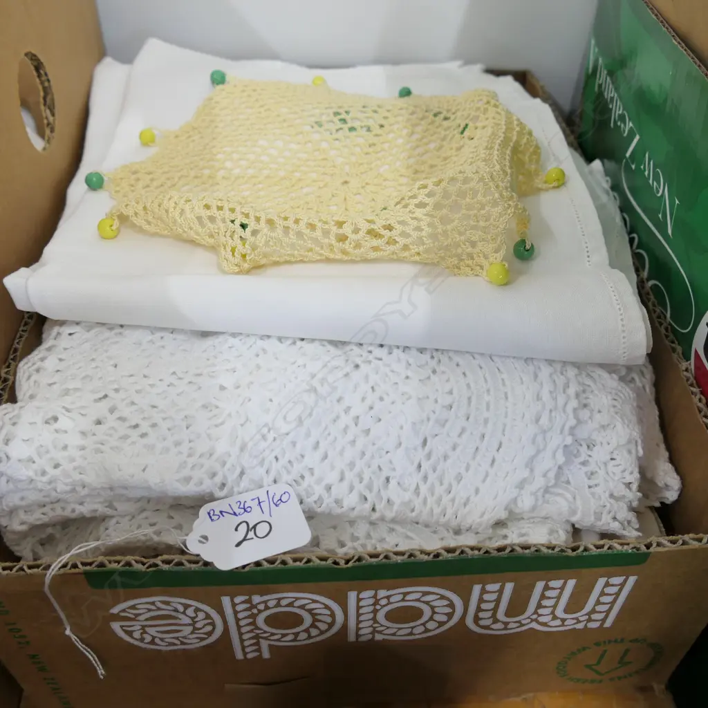 BOX OF DOILIES, TABLECLOTHS Image 1++