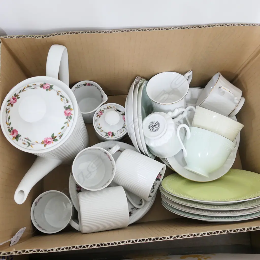 BOX LOT CHINA Image 1++