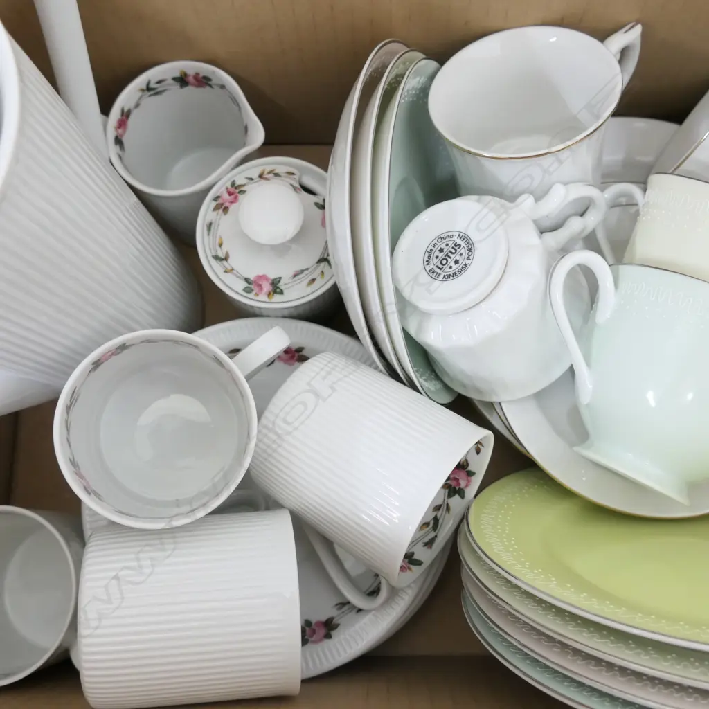 BOX LOT CHINA Image 1++